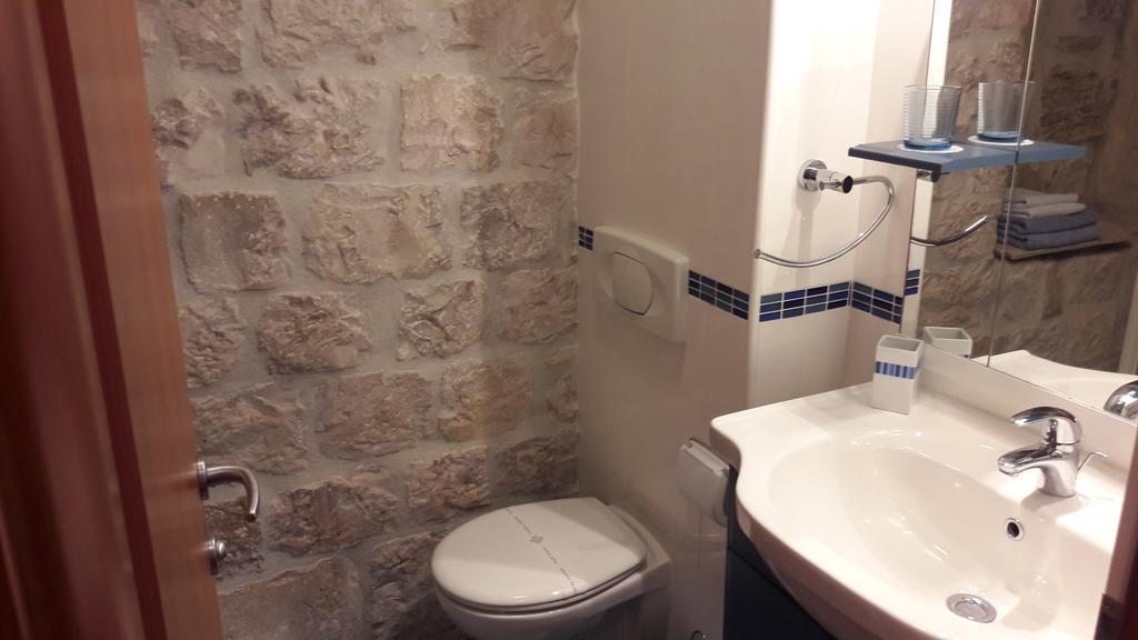 Villa Tudor Trogir Exterior photo